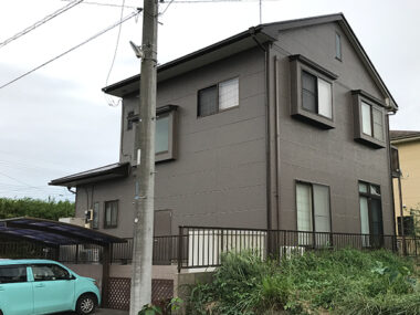 茨城県稲敷郡外壁屋根塗装｜軒天や破風の痛みを長耐久塗料で修復