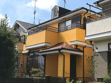 千葉県八街市 屋根・外壁塗装｜屋根とのコントラストが映える外壁カラーに