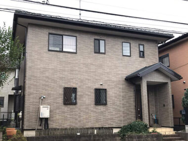 茨城県牛久市 外壁屋根塗装｜サイディングの修復と同時に外壁をクリヤー塗装