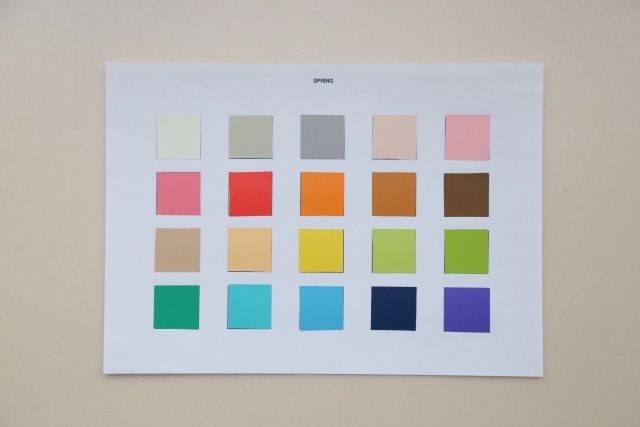 外壁塗装における色選びの基準と色見本の使い方