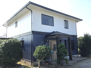 茨城県行方市外壁屋根塗装｜2棟のバランスを見て色決め