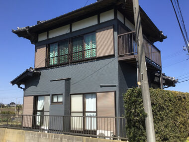 千葉県香取市外壁塗装工事｜既存と違い色で色褪せを修繕