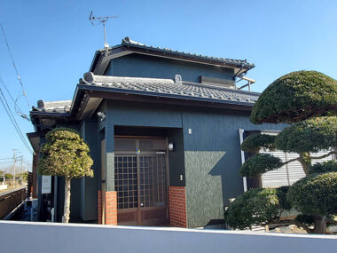 茨城県神栖市外壁塗装｜コケが目立たない色に変更