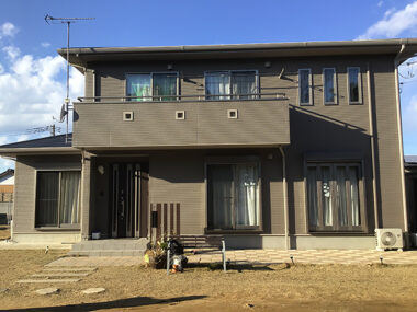 茨城県潮来市外壁屋根塗装工事｜重厚感ある色で施工