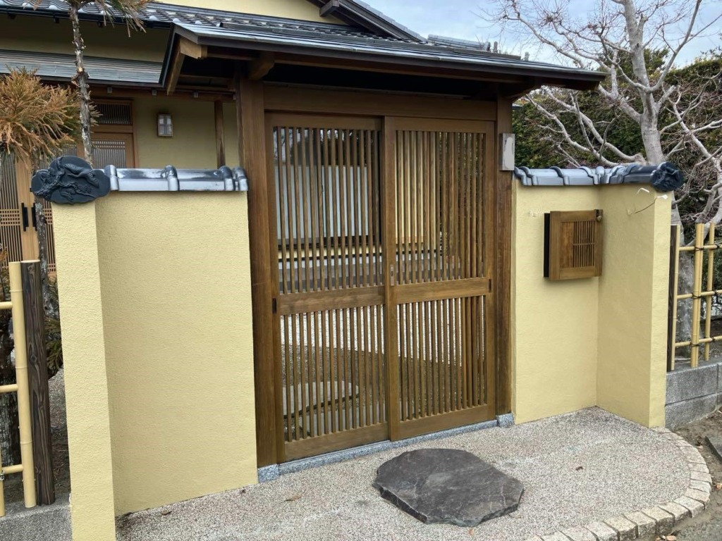 千葉県山武市S様邸　外壁、木部塗装の施工事例です