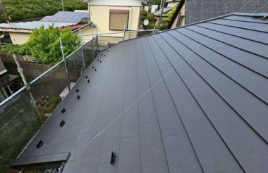 外壁の色褪せと屋根リフォーム：耐久性と美しさの両立｜千葉県香取郡屋根カバーリフォーム