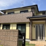 ラジカル塗料で温かみのある色合いに。周囲の環境と溶け込む美しい外観へ。