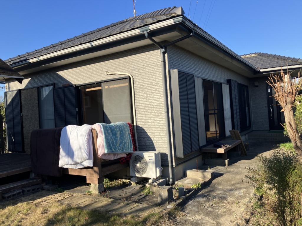 千葉県山武郡のM様邸　　　　　　　　　　　　　　外壁塗装と倉庫屋根改修の施工事例です