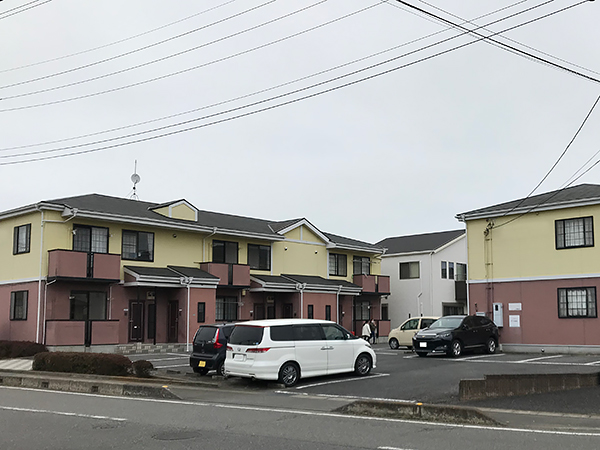 茨城県稲敷郡 外壁屋根塗装|汚れの出ていたアパートの外装を一新