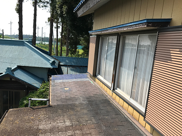 茨城県稲敷市 屋根雨漏り|水はけが悪く雨漏りしていた屋根材を葺き替え修繕