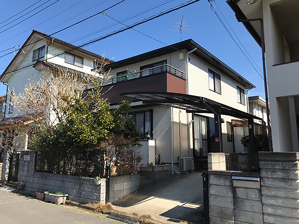 茨城県牛久市外壁屋根塗装工事|色分けしたバルコニーがアクセントに