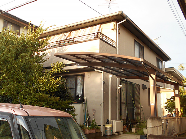 茨城県牛久市外壁屋根塗装工事|色分けしたバルコニーがアクセントに