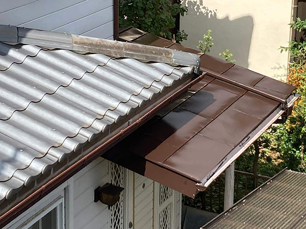 千葉県東金市屋根塗装|元の色に近い色で板金屋根を塗装